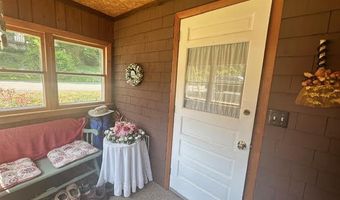 28 Charles St, Belfast, ME 04915