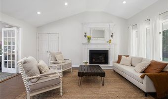 70 Jefferson Dr, East Greenwich, RI 02818