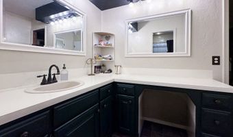 2100 Mockingbird Ln, McAlester, OK 74501