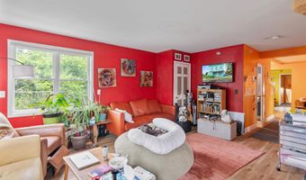 226 Manhattan Dr, Burlington, VT 05401