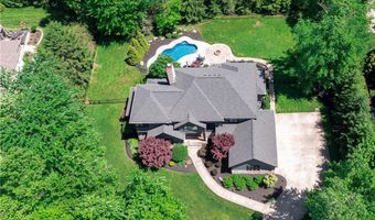 560 Club Dr, Aurora, OH 44202