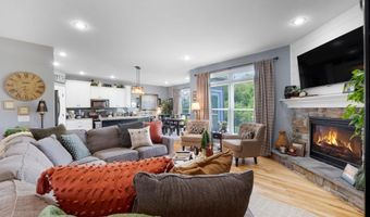 1123 N Dewey St, Auburn, IN 46706