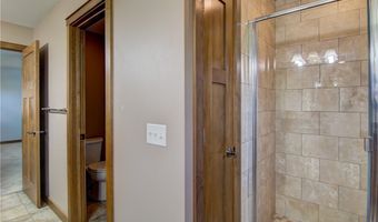 907 Sandalwood Dr, Altoona, WI 54720