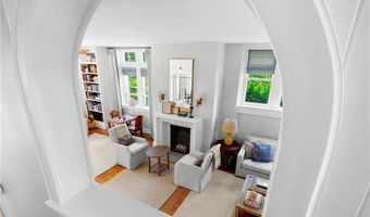 2 Hazard Ave, Newport, RI 02840