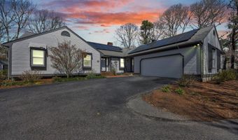 52 Clubhouse Dr, Bourne, MA 02532