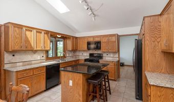 15825 Garden View Dr, Apple Valley, MN 55124