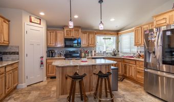 204 LUCKY RIDGE Loop, Canyonville, OR 97417
