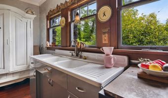 91755 LEWIS AND CLARK Rd, Astoria, OR 97103