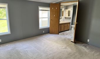 829 Savannah River Dr, Adrian, MI 49221