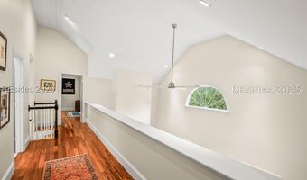 30 Dolphin Point Dr, Beaufort, SC 29907