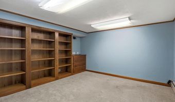 11 Wendover Way, Bedford, NH 03110