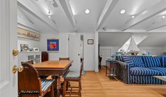 718 Bellevue Ave 5, Newport, RI 02840