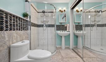 941 Par Dr, Algonquin, IL 60102
