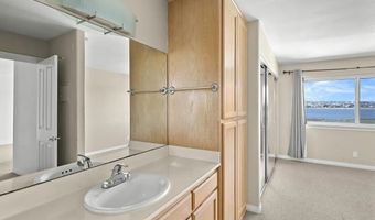 3991 Crown Point Dr P13, San Diego, CA 92109