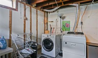 34 Aldrich Ave, Cranston, RI 02920