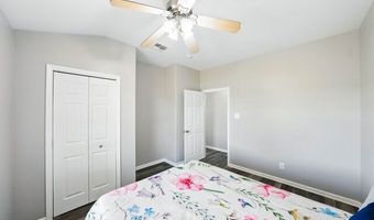9404 Crow Ln, Adkins, TX 78101