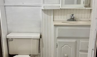 2 Pine Rd, Bennington, VT 05201