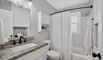2415 Melrose Ave, Ames, IA 50010