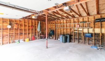 29 Roundy Brook Rd, Burke, VT 05871