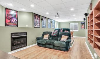 700 Needlegrass Pkwy, Antioch, IL 60002