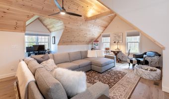 25 Clay Point Rd, Alton, NH 03809