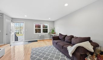 40 Woodridge Dr 40, Cheshire, CT 06410