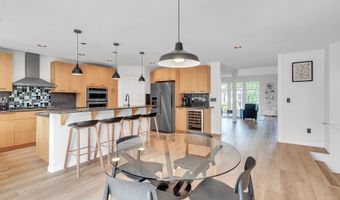 15900 SW BRECCIA Dr, Beaverton, OR 97007