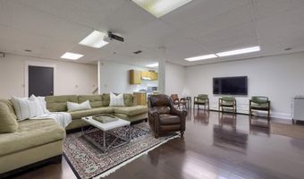 101 S 7TH St, Akron, PA 17501
