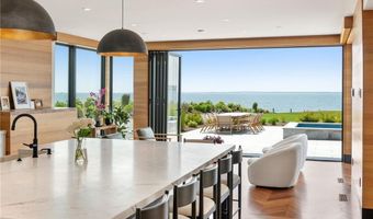 511 Ocean Ave, Newport, RI 02840