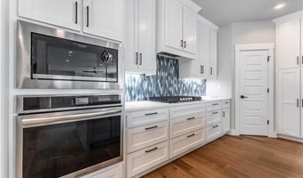 3601 SW Aurora Ln, Bentonville, AR 72713