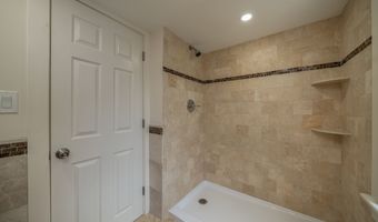 198-200 Shore Dr 2, Branford, CT 06405