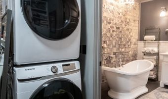 585 White Cir 32, Athens, GA 30605