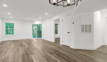 3307 WYNDHAM Cir 2157, Alexandria, VA 22302