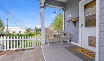 590 17TH St, Astoria, OR 97103