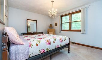 154 Spring Valley Dr, East Greenwich, RI 02818