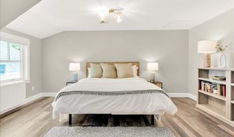 48 Ocean St, Belfast, ME 04915