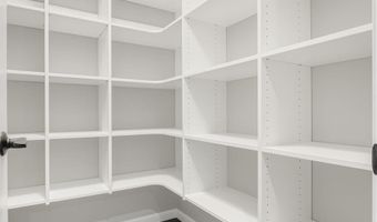 5165 Greyson Heights Dr, Auburn, IN 46706