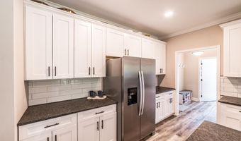 619 Crestman Dr, Arab, AL 35016