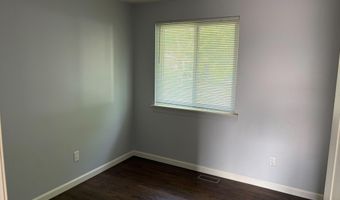 15 Metroview Ct, Ann Arbor, MI 48108