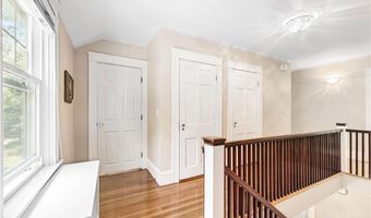 121 Commonwealth Ave, Warwick, RI 02886