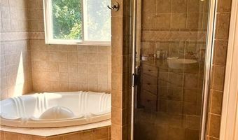 27 Venturi Grn B, North Providence, RI 02904