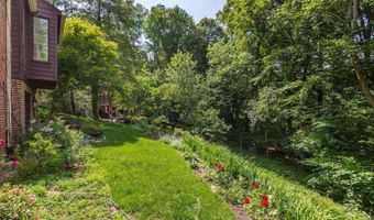5204 WESTWOOD Dr, Bethesda, MD 20816