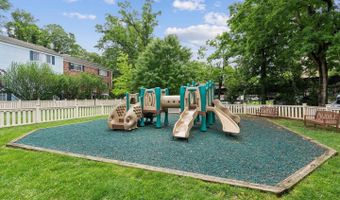 1455- B N VAN DORN St, Alexandria, VA 22304