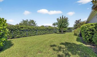 6903 Crestpoint Dr, Apollo Beach, FL 33572