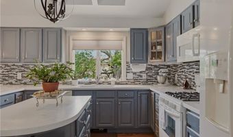11 Carol Ave, Bristol, RI 02809