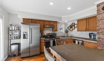 915 N 9th St, Atchison, KS 66002