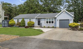 317 Trenton Ave N, Bayville, NJ 08721