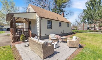 3 Carriage Dr, Enfield, CT 06082