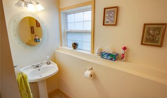 6302 Wenzel Rd, Alton, IL 62002
