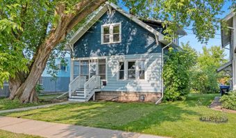 1212 N LEMINWAH St, Appleton, WI 54911